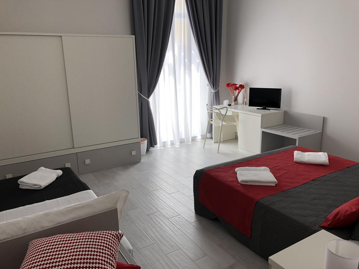 Chiaia Guest House Naples Exterior photo